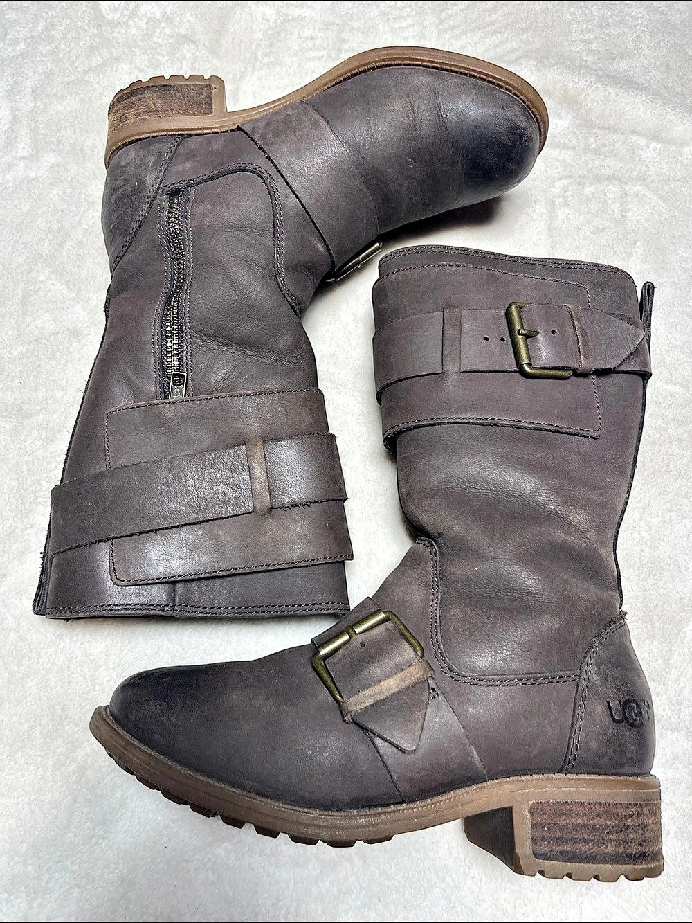UGG Simmonds Buckle Boots in Brown US 5